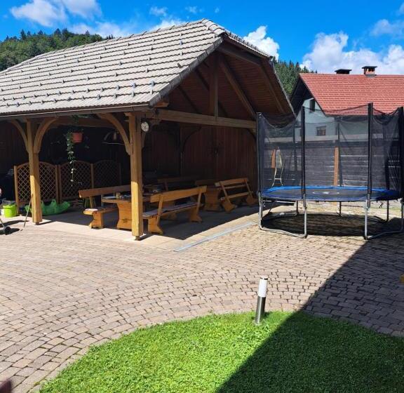 پانسیون Guest House Kveder