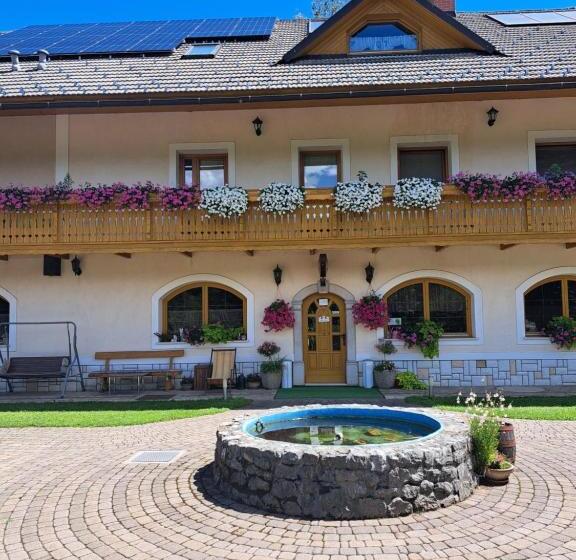 پانسیون Guest House Kveder