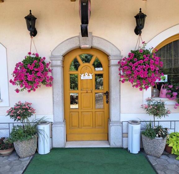 پانسیون Guest House Kveder