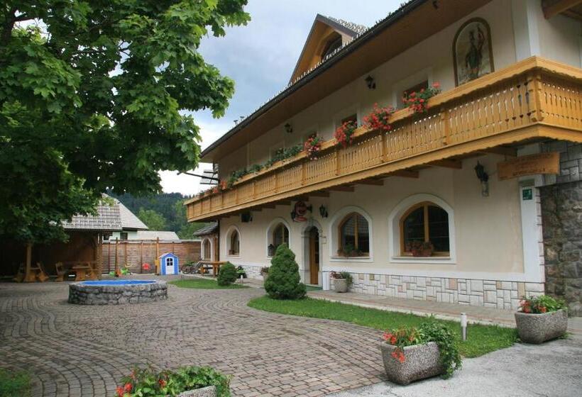 پانسیون Guest House Kveder