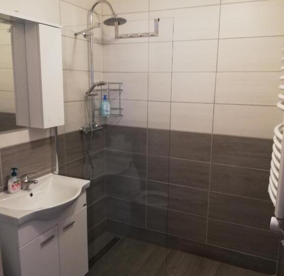 پانسیون Guest House Kveder