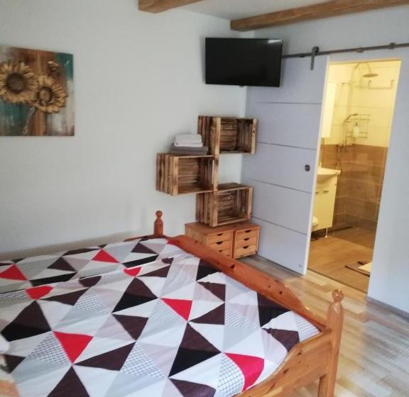 پانسیون Guest House Kveder