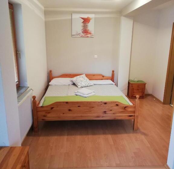 پانسیون Guest House Kveder