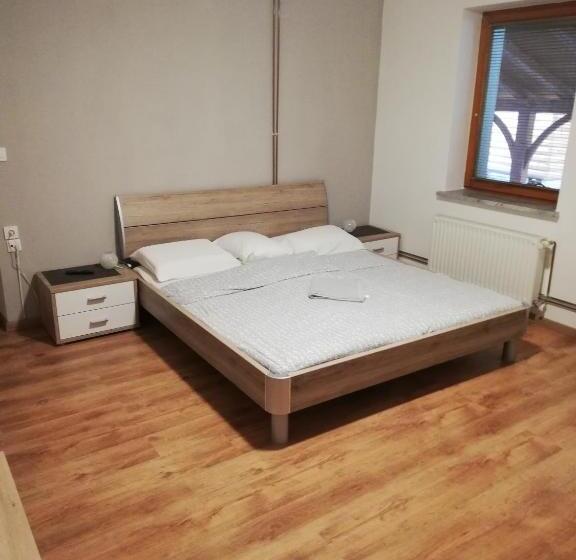 پانسیون Guest House Kveder