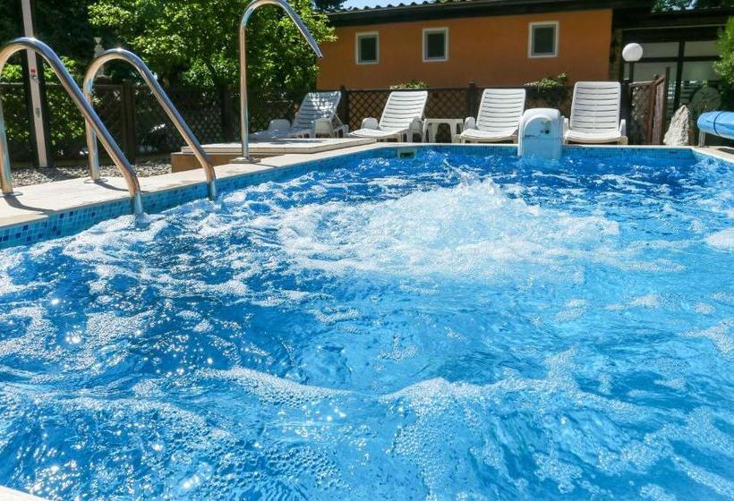 پانسیون Guesthouse Villa Elizabet