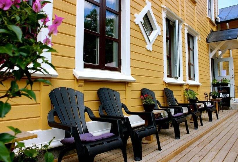 ペンション Kongelfs Gästgifveri & Citycamping