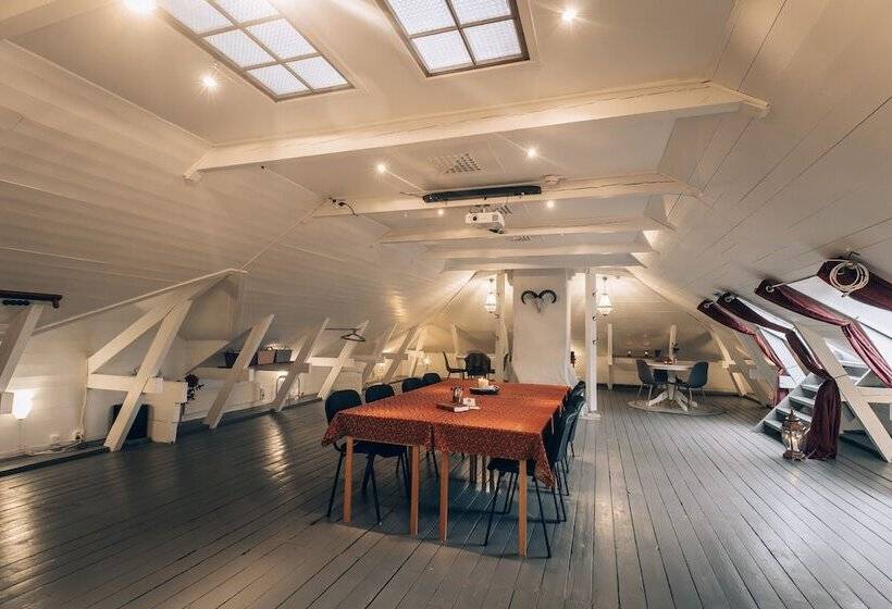 ペンション Kongelfs Gästgifveri & Citycamping