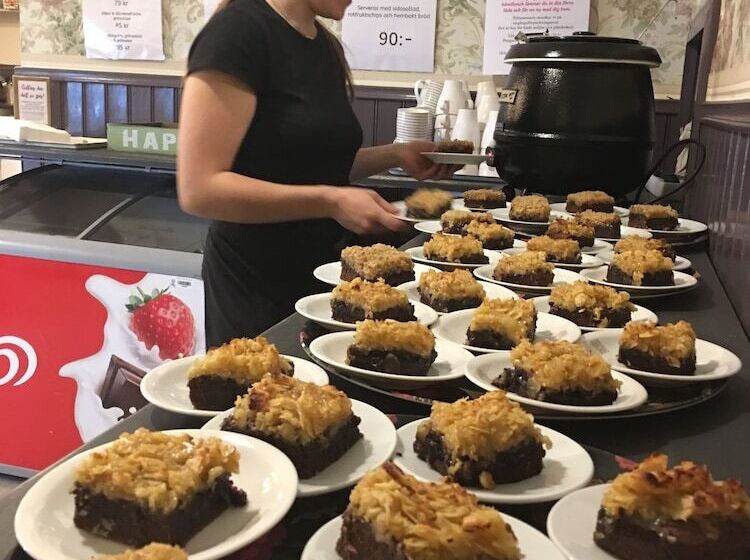 ペンション Kongelfs Gästgifveri & Citycamping