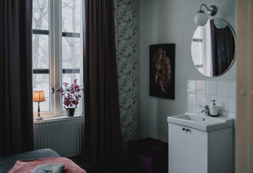 ペンション Kongelfs Gästgifveri & Citycamping