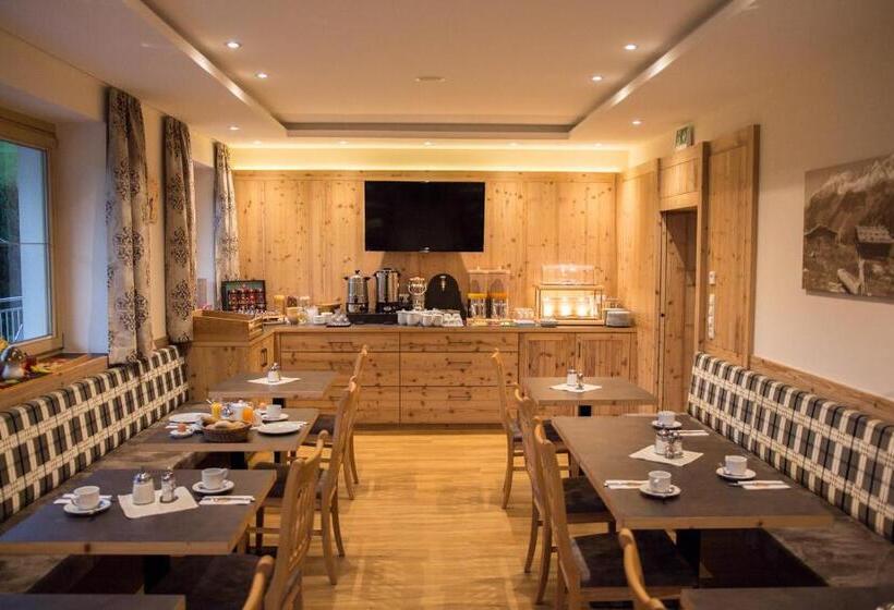 ペンション Landhaus Tipotsch