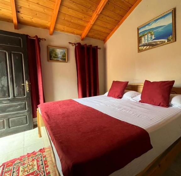 بنسيون Rooms Emiliano Castle Of Kruja