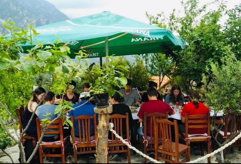 بنسيون Rooms Emiliano Castle Of Kruja