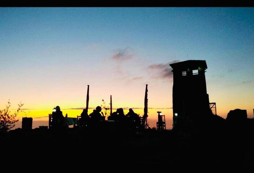 بنسيون Rooms Emiliano Castle Of Kruja