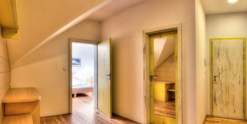 بنسيون Statek Samsara