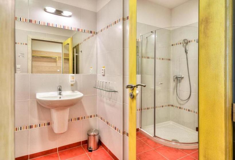 بنسيون Statek Samsara