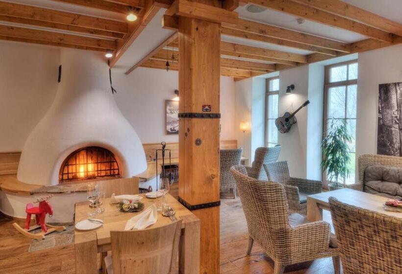 بنسيون Statek Samsara