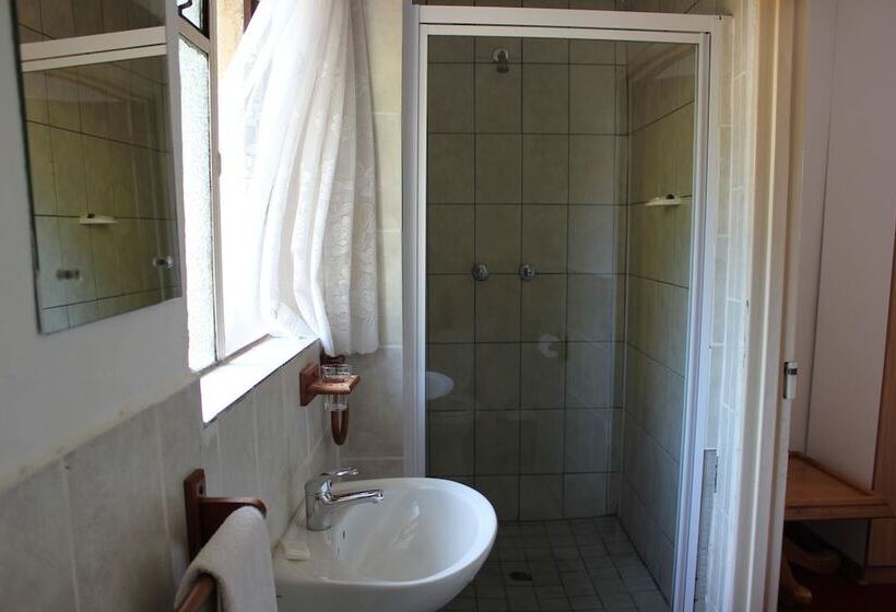 פנסיון Tzaneen Guest House