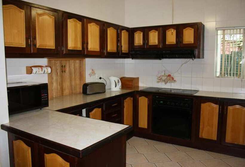 פנסיון Tzaneen Guest House