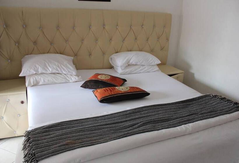 פנסיון Tzaneen Guest House