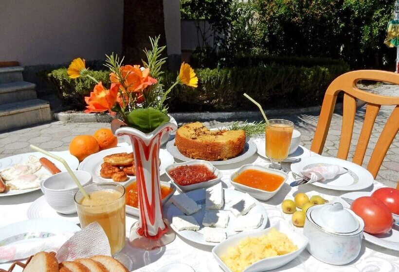 פנסיון Vila Lili Guest House   Berat