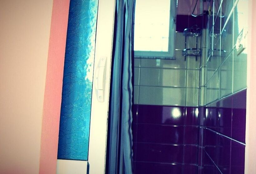 פנסיון Vila Lili Guest House   Berat