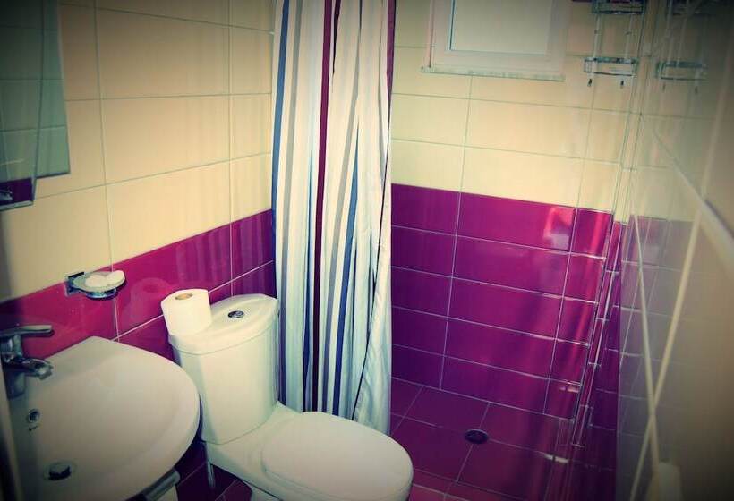 פנסיון Vila Lili Guest House   Berat