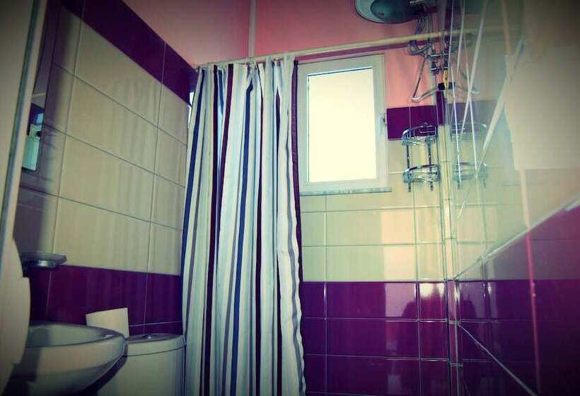 פנסיון Vila Lili Guest House   Berat