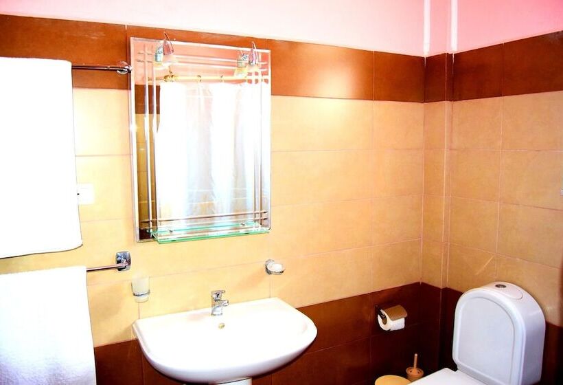 פנסיון Vila Lili Guest House   Berat