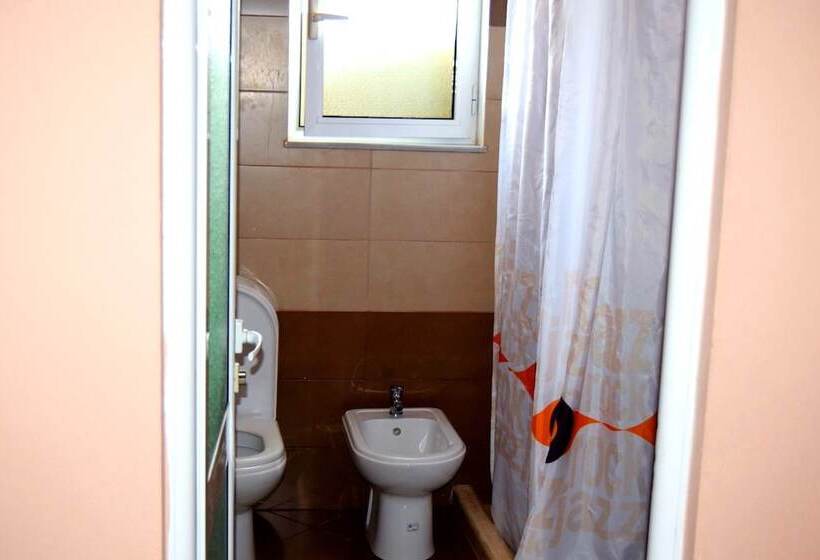 פנסיון Vila Lili Guest House   Berat