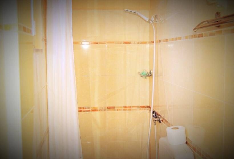 פנסיון Vila Lili Guest House   Berat