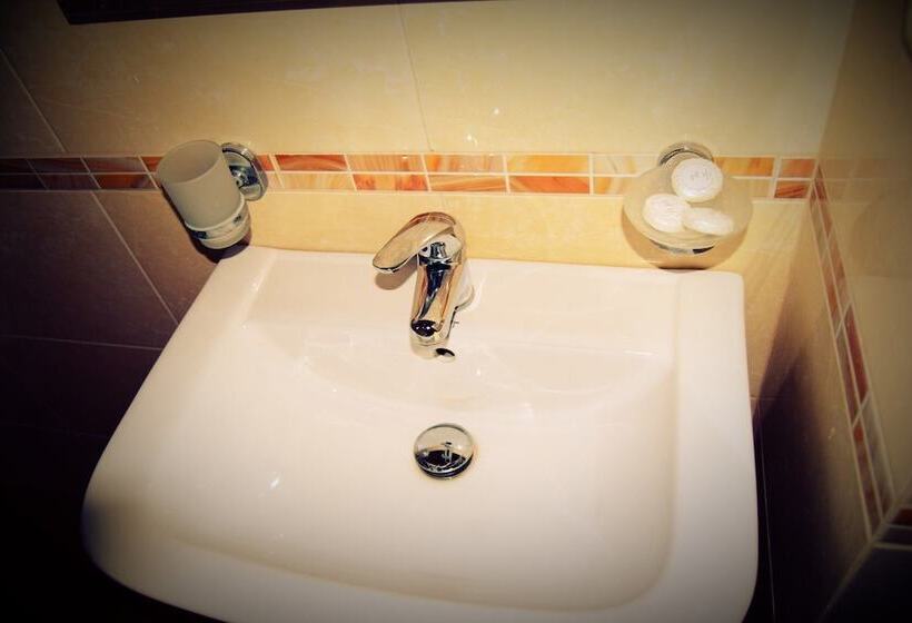 פנסיון Vila Lili Guest House   Berat