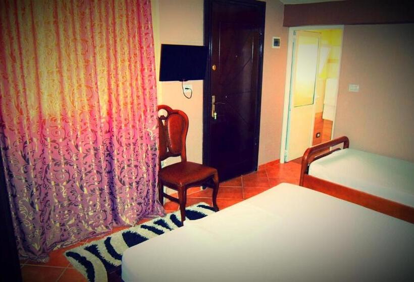 פנסיון Vila Lili Guest House   Berat