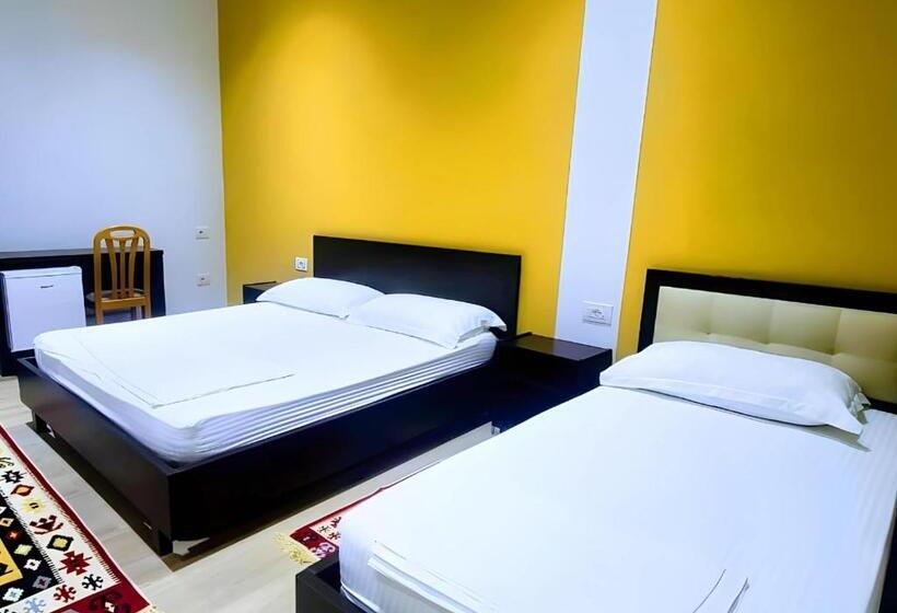 פנסיון Vila Lili Guest House   Berat