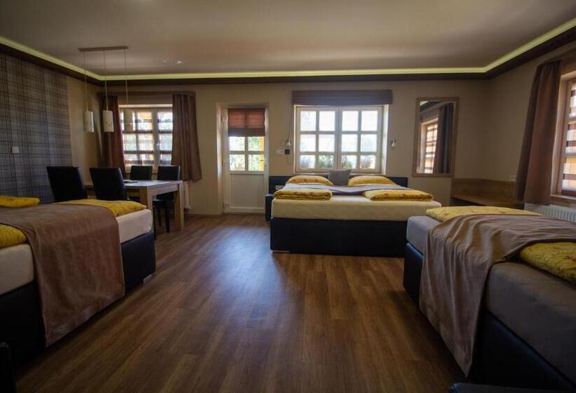 Radics Panzió étterem és Pihenő Központ