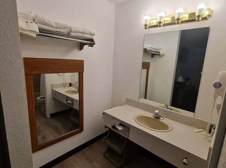 Общежитие Bayside Inn