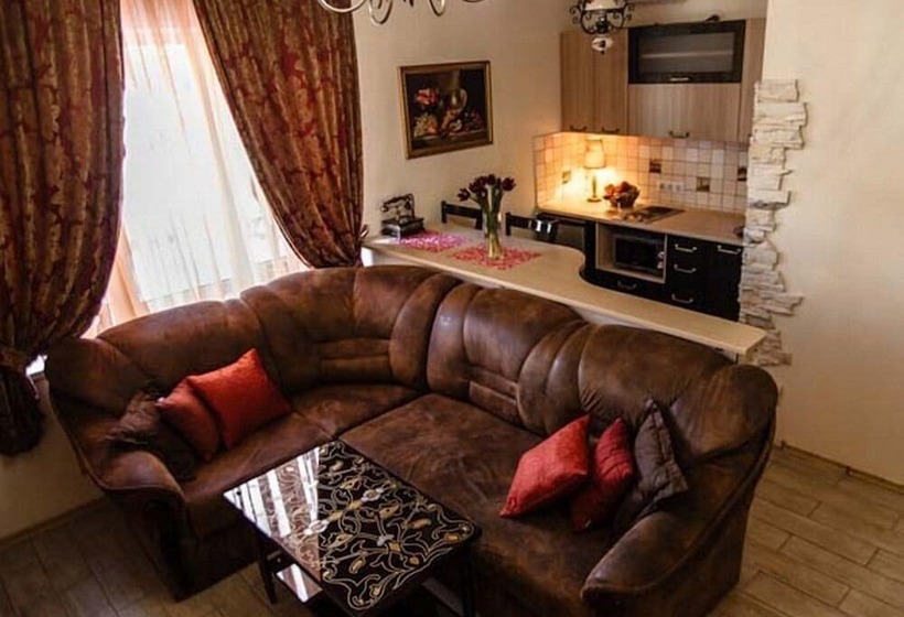 הוסטל Mini Hotel Glove House