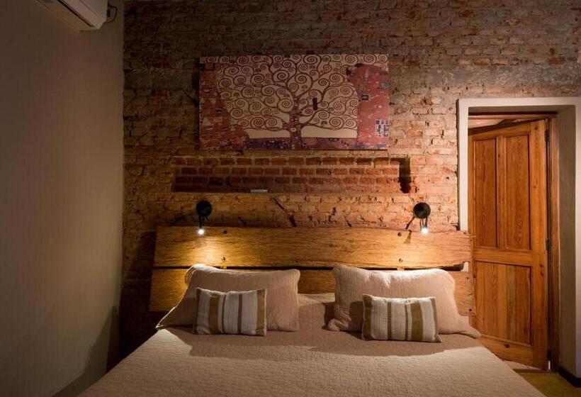 ユースホステル Puesto Victoria   Adults Only