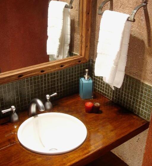 ユースホステル Puesto Victoria   Adults Only