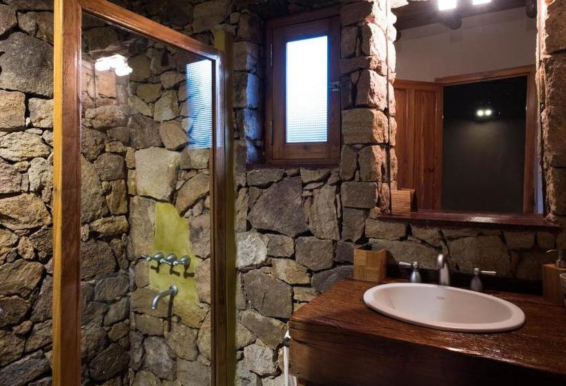 ユースホステル Puesto Victoria   Adults Only