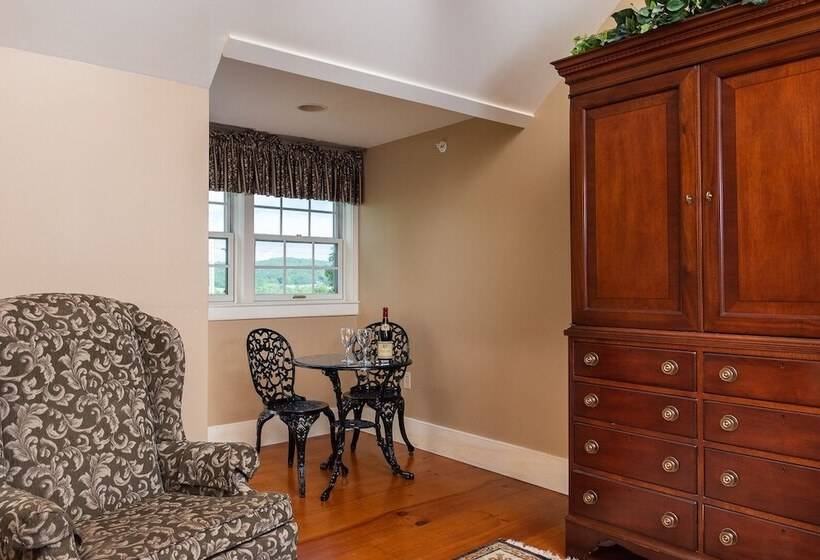 فندق صغير Strong House Inn