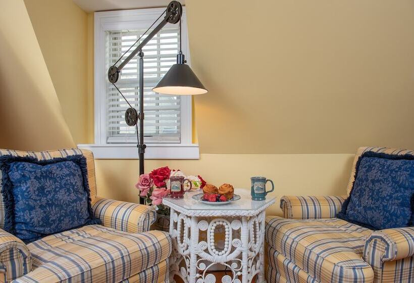 فندق صغير Strong House Inn