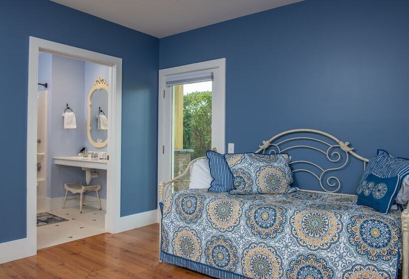 فندق صغير Strong House Inn