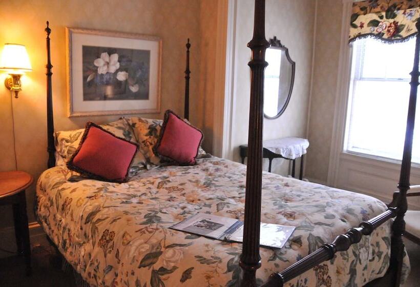 فندق صغير Strong House Inn