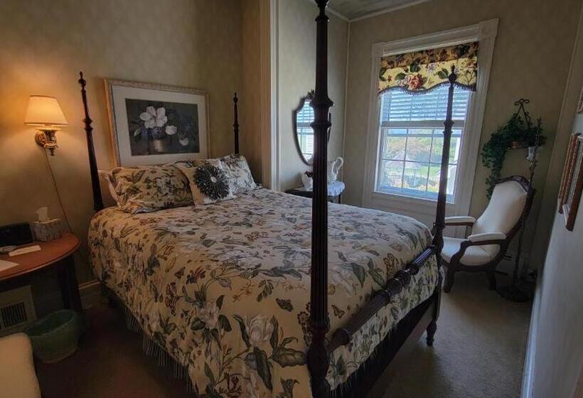 فندق صغير Strong House Inn