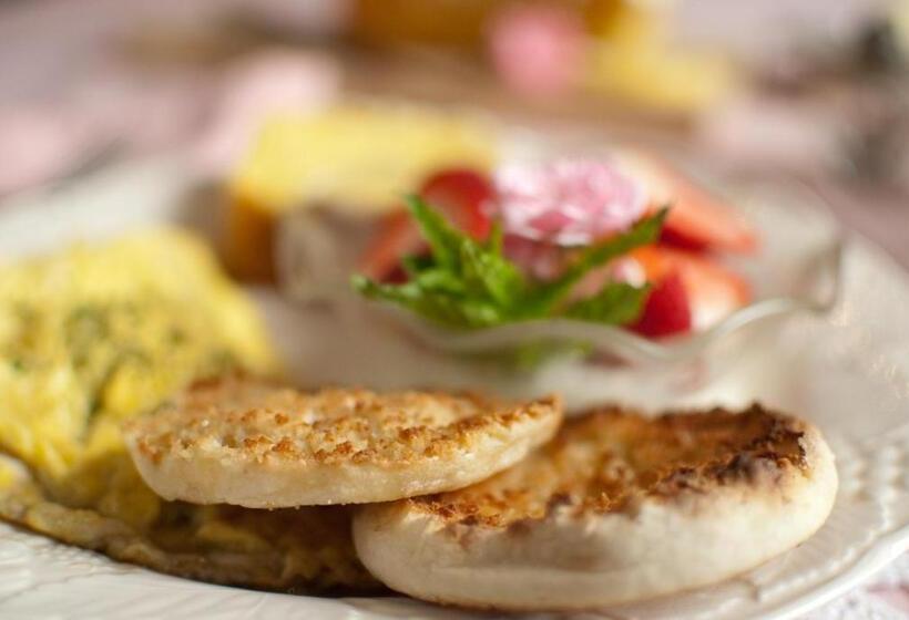 فندق صغير Strong House Inn