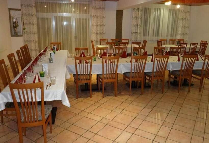 ユースホステル Swirtshaus M&n