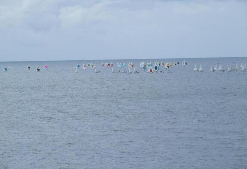 צימר Inn On The Sound