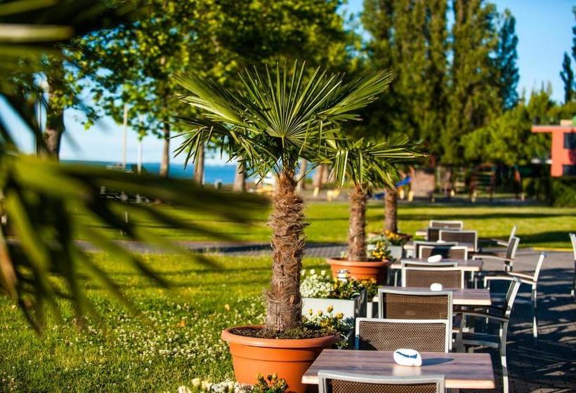 Bl Yachtclub & Apartments