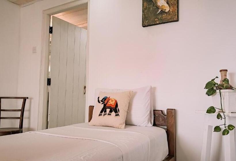 Отель Welikande Yoga Retreats