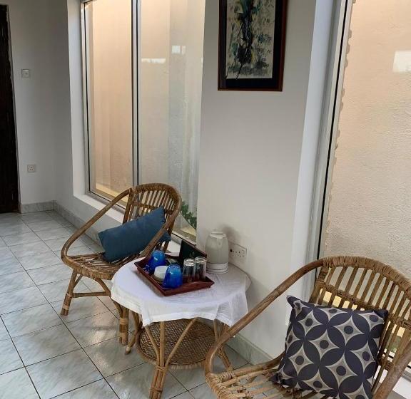 פנסיון Airy Dale Villa And Guesthouse